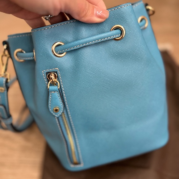 Jill Scott Leather Bucket Bag with crossbody strap - Picture 5 of 6